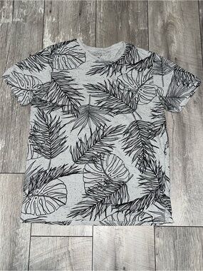 Urban Heritage Gray Tee with Black Tropical Leaf Print